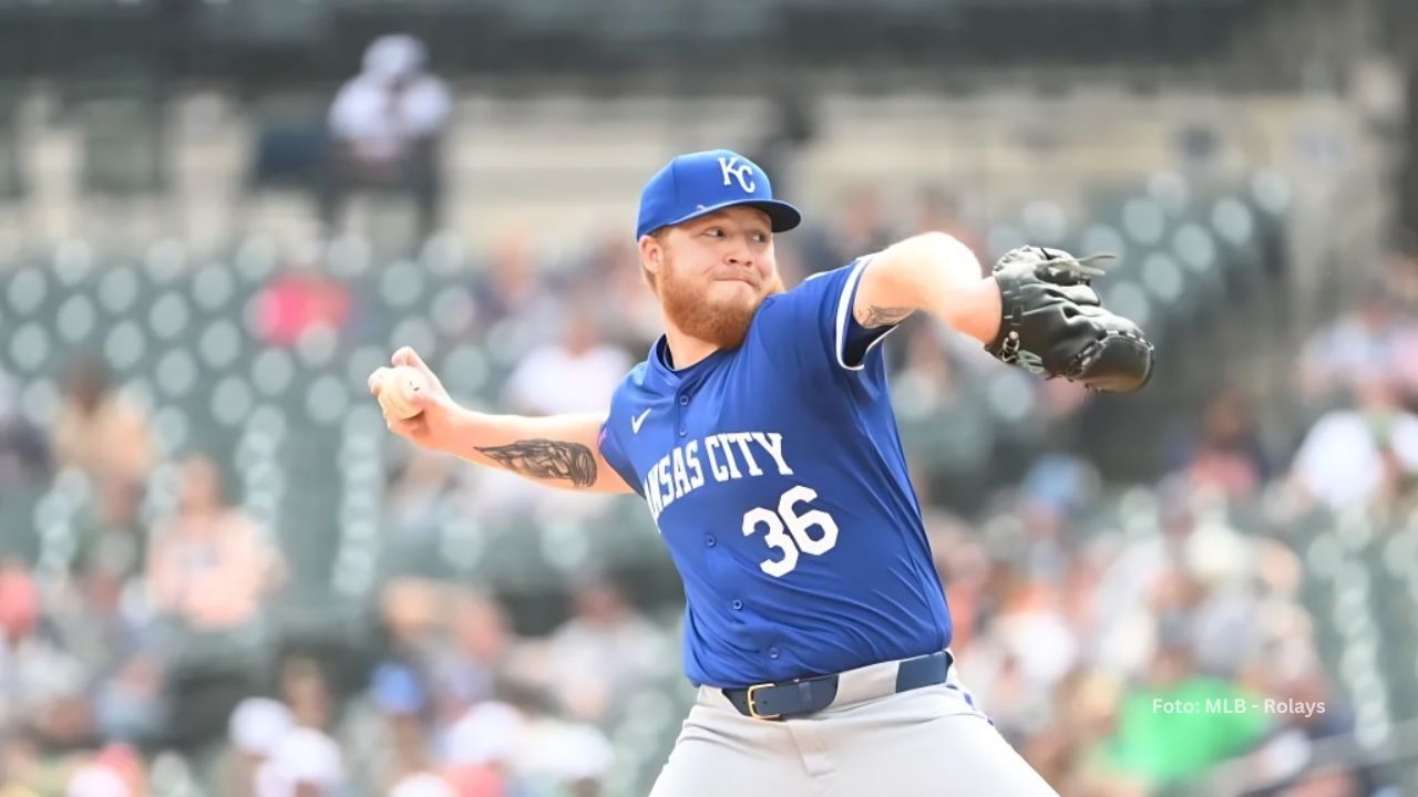 Will Klein lanzando con Kansas City Royals. Seattle Mariners