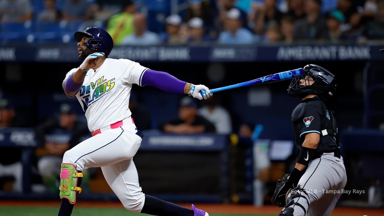 Yandy Díaz bateando con Tampa Bay Rays