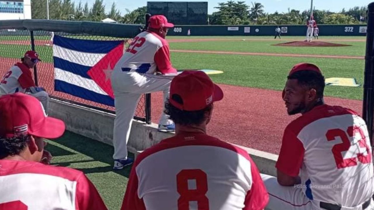 Los boletos pertenecen a la nación sede, República Dominicana y a un equipo Cuba.