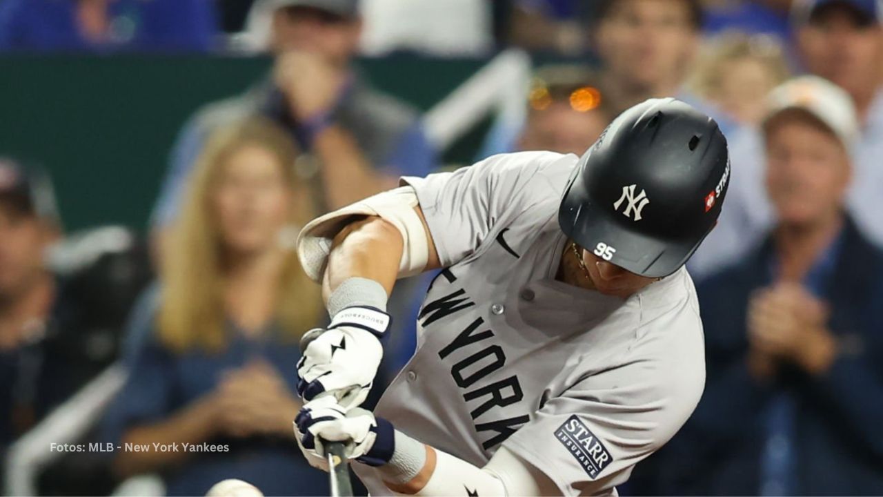 Oswaldo Cabrera con el uniforme de New York Yankees