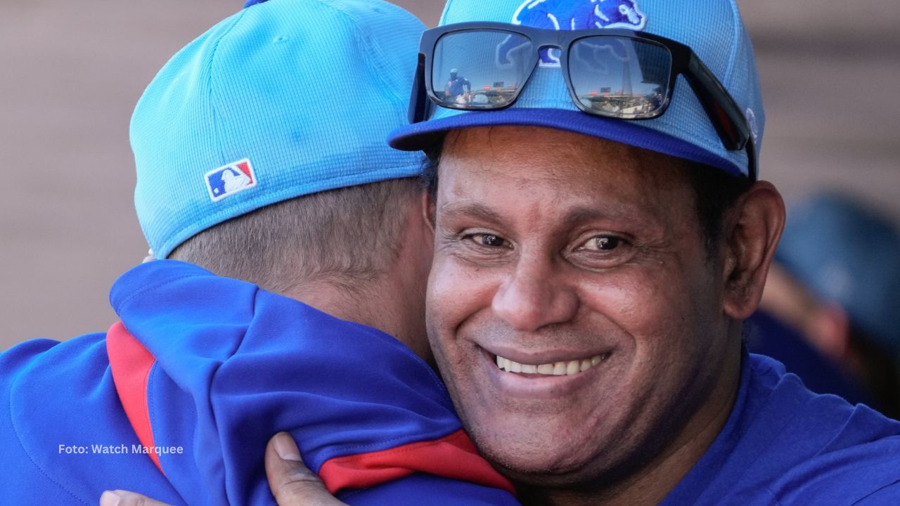 21 años después, Sammy Sosa regresa a clubhouse de Chicago Cubs