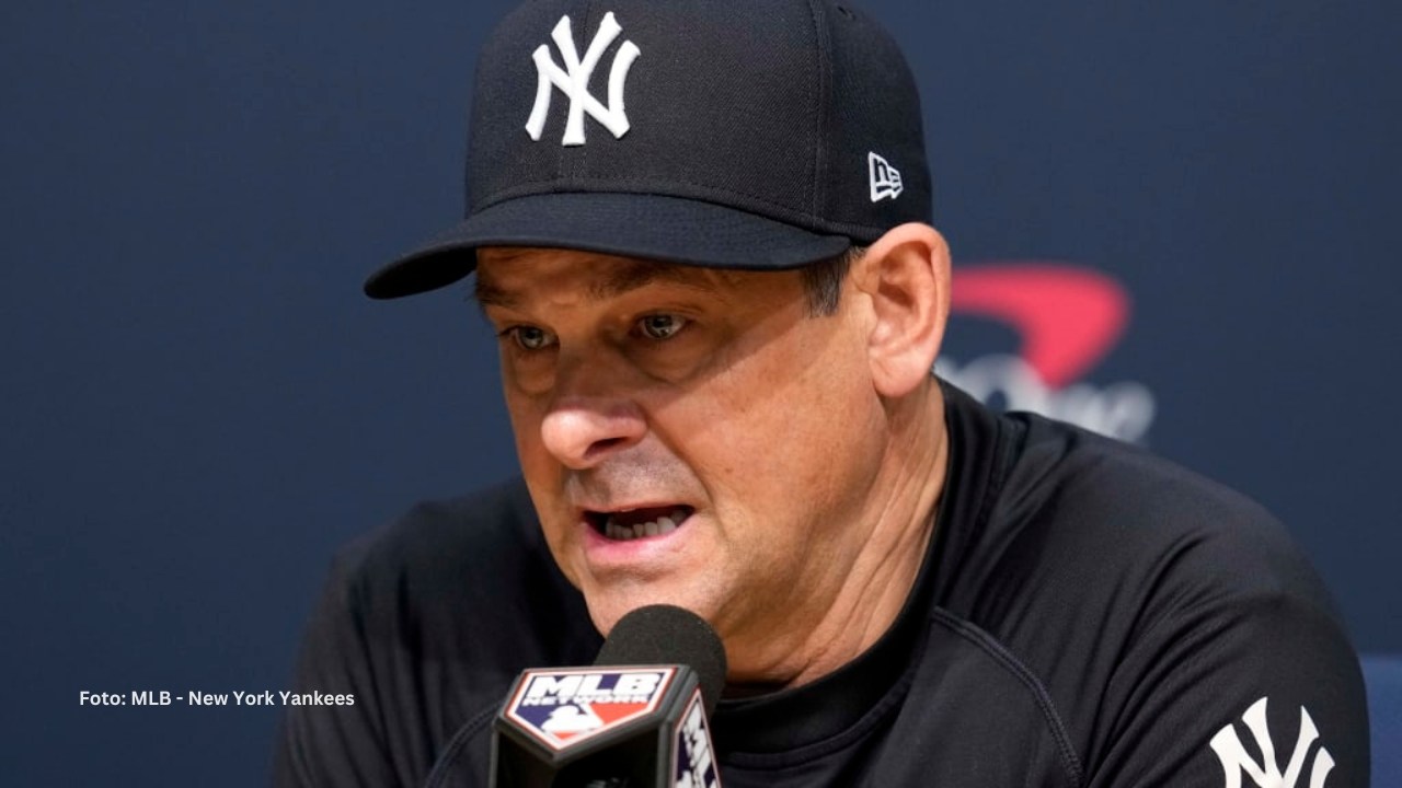 Aaron Boone en rueda de prensa