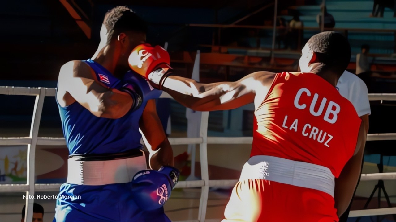 Julio Cesar La Cruz en un duelo de boxeo