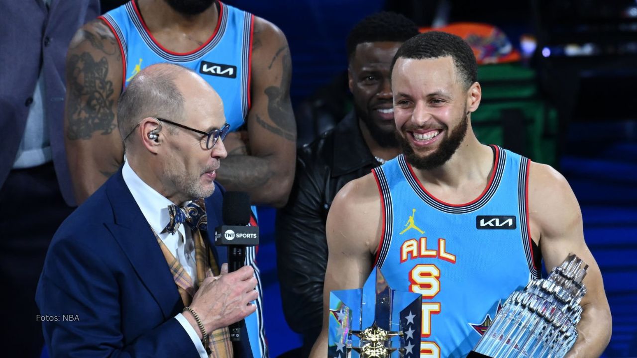 Por segunda vez en su carrera, Stephen Curry obtuvo el premio MVP del NBA All Star Game.