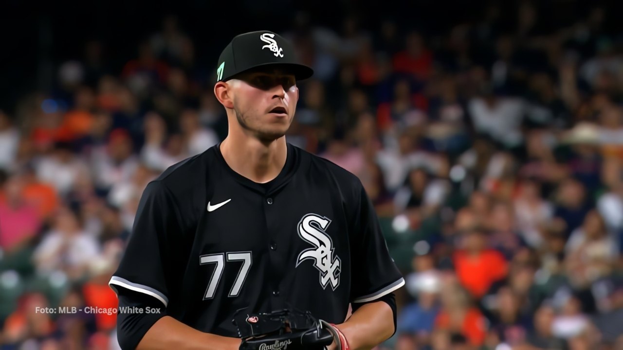 Chris Flexen con el uniforme de Chicago White Sox