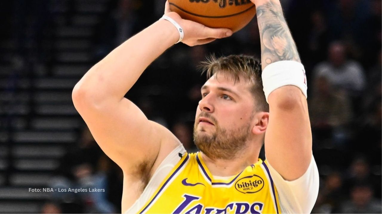 Luka Doncic promedia 15.0 puntos en 23.5 minutos desde que es jugador de Los Angeles Lakers.