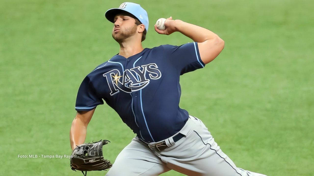 Colin Poche lanzando con Tampa Bay Rays. Washington Nationals 