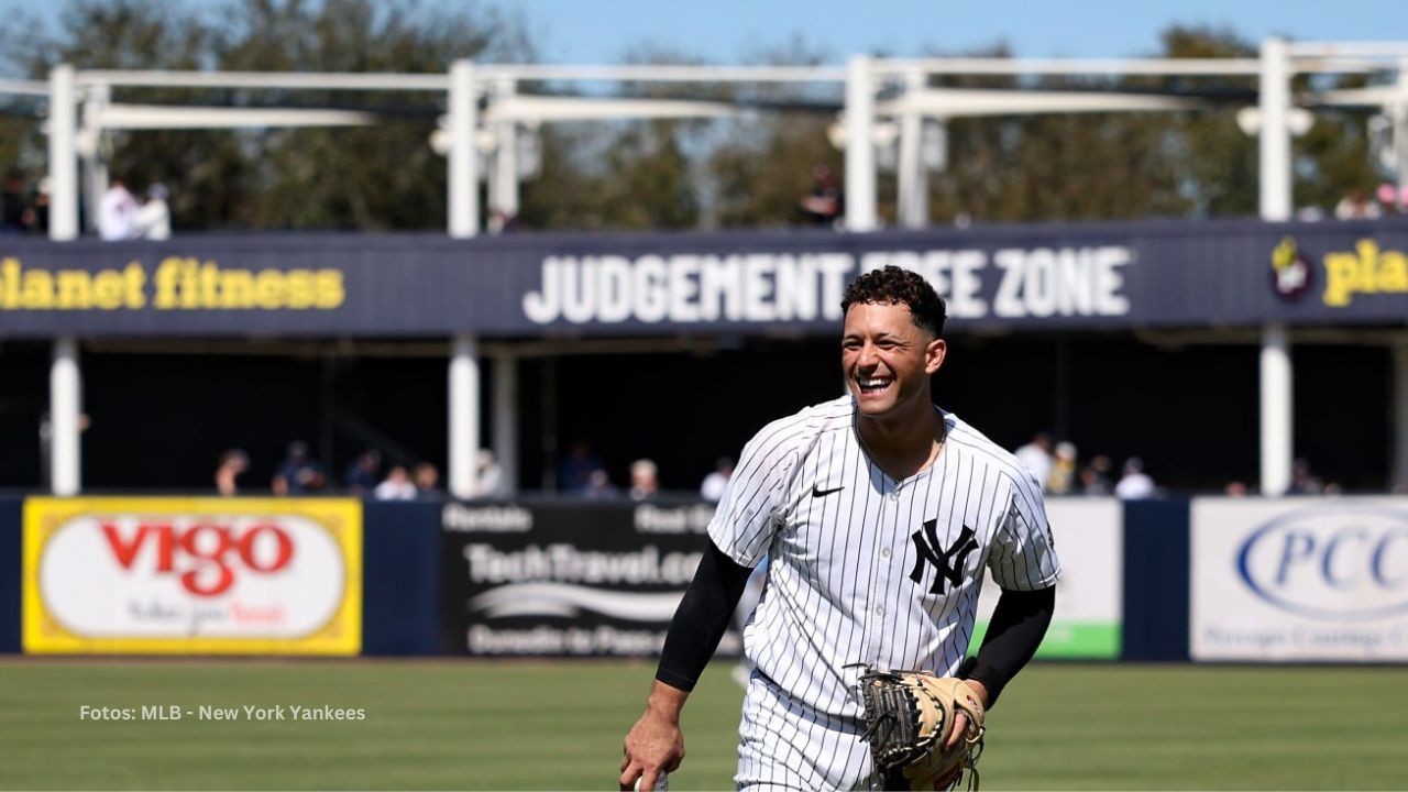 JC Escarra con el uniforme de New York Yankees