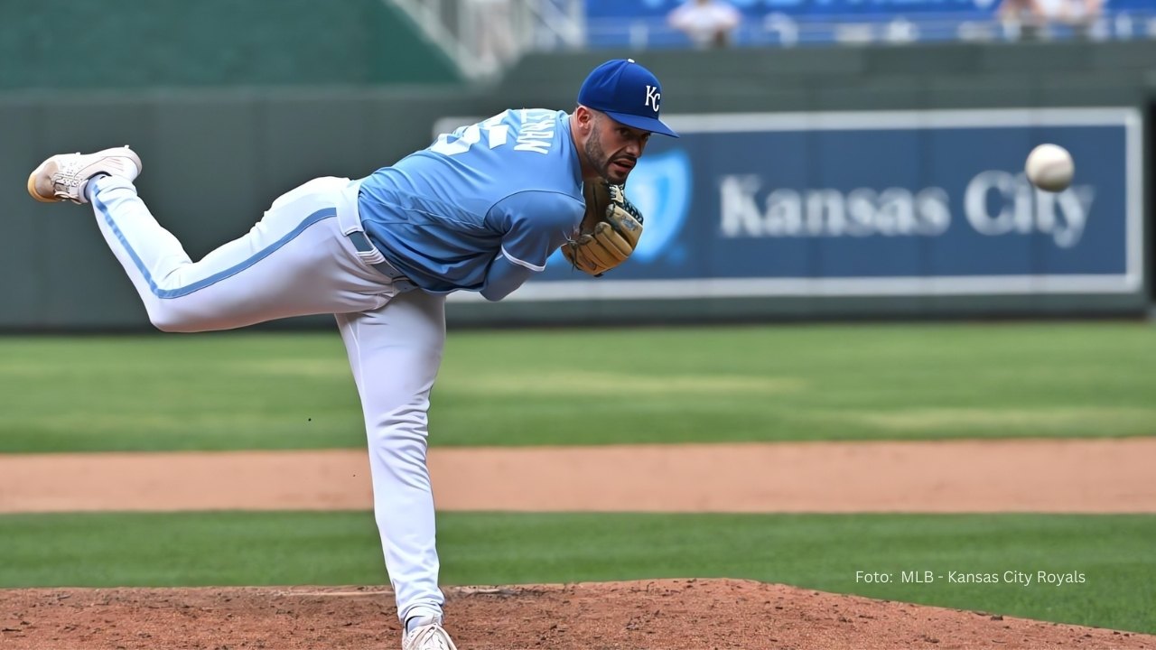 Dylan Coleman lanzando con Kansas City Royals