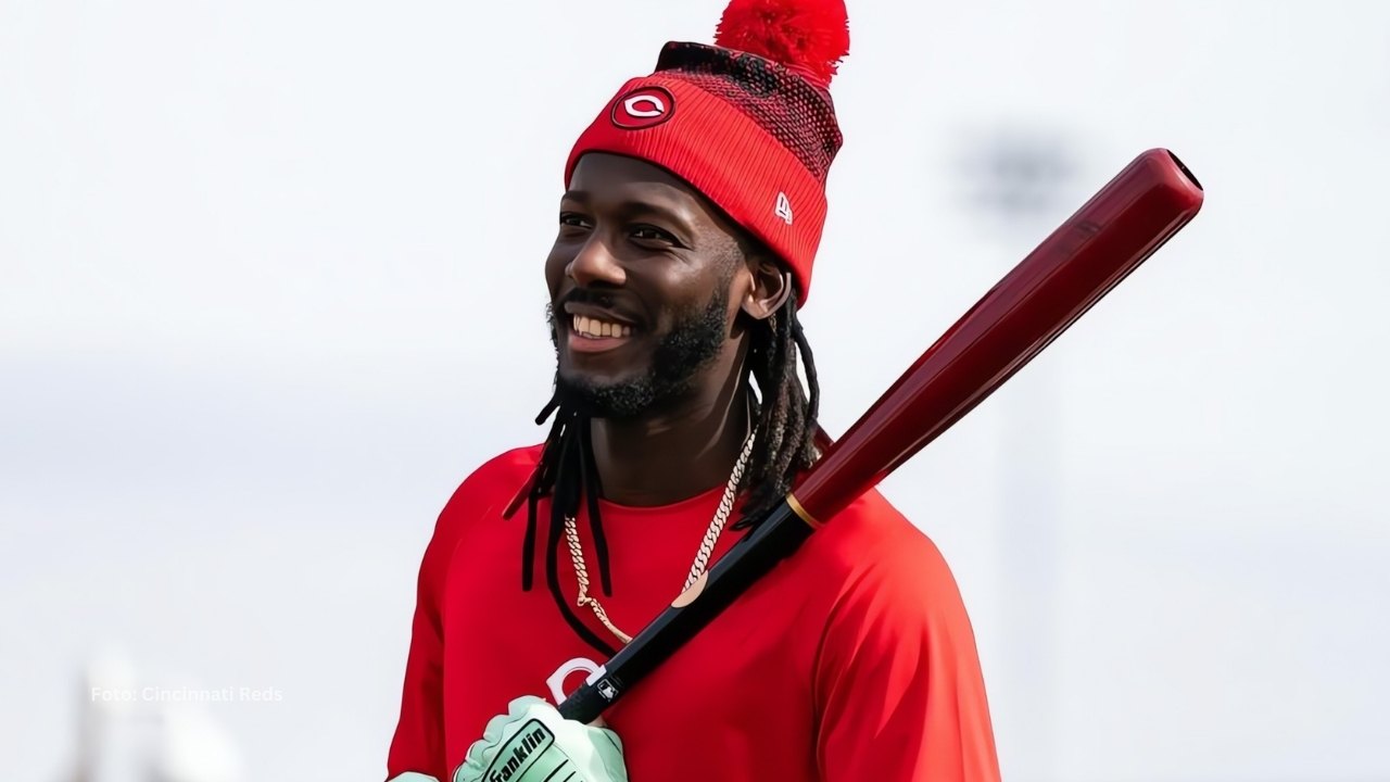 Elly De La Cruz en una practica con Cincinnati Reds