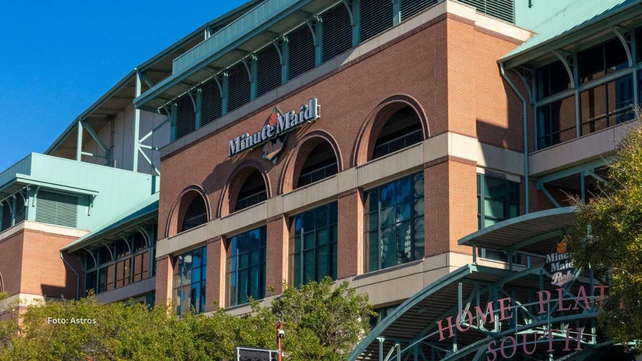 Originalmente conocido como Enron Field, el estadio de Houston Astros abrió sus puertas en 1999.