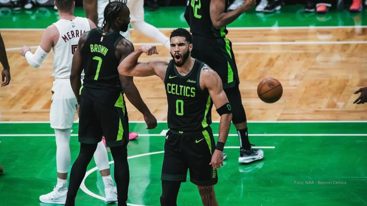 Jayson Tatum con uniforme de Boston Celtics