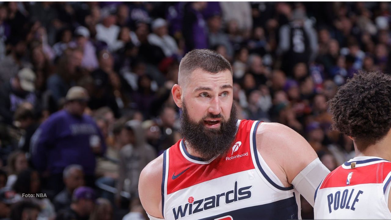 Jonas Valanciunas lleva sus buenos números a Sacramento Kings