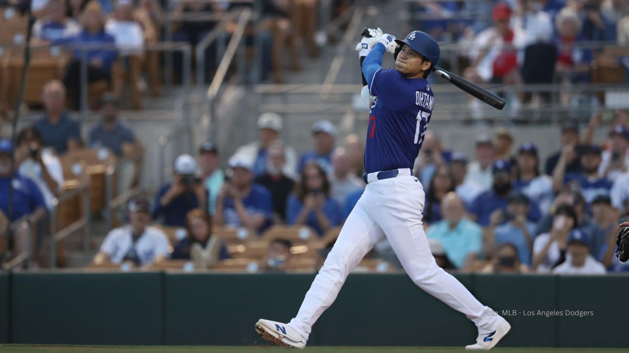 Shohei Ohtani bateando jonrón con Dodgers