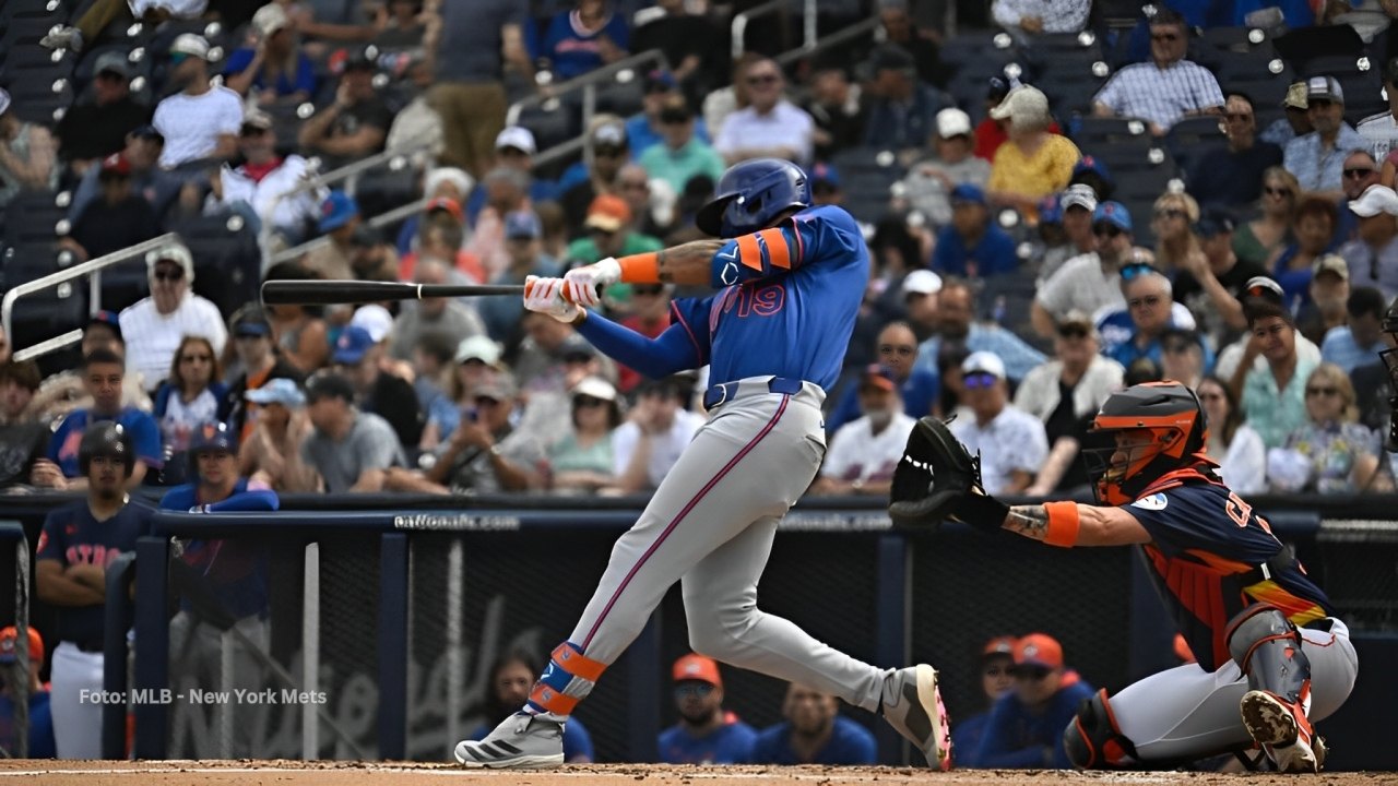 Jose Siri bateando con New York Mets