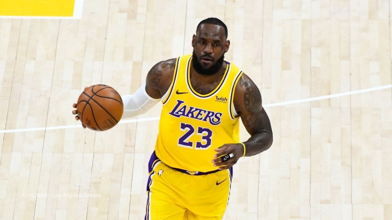 Entre las marcas que posee LeBron James en el Juego de Estrellas de la NBA, está el de mayor cantidad de puntos anotados.