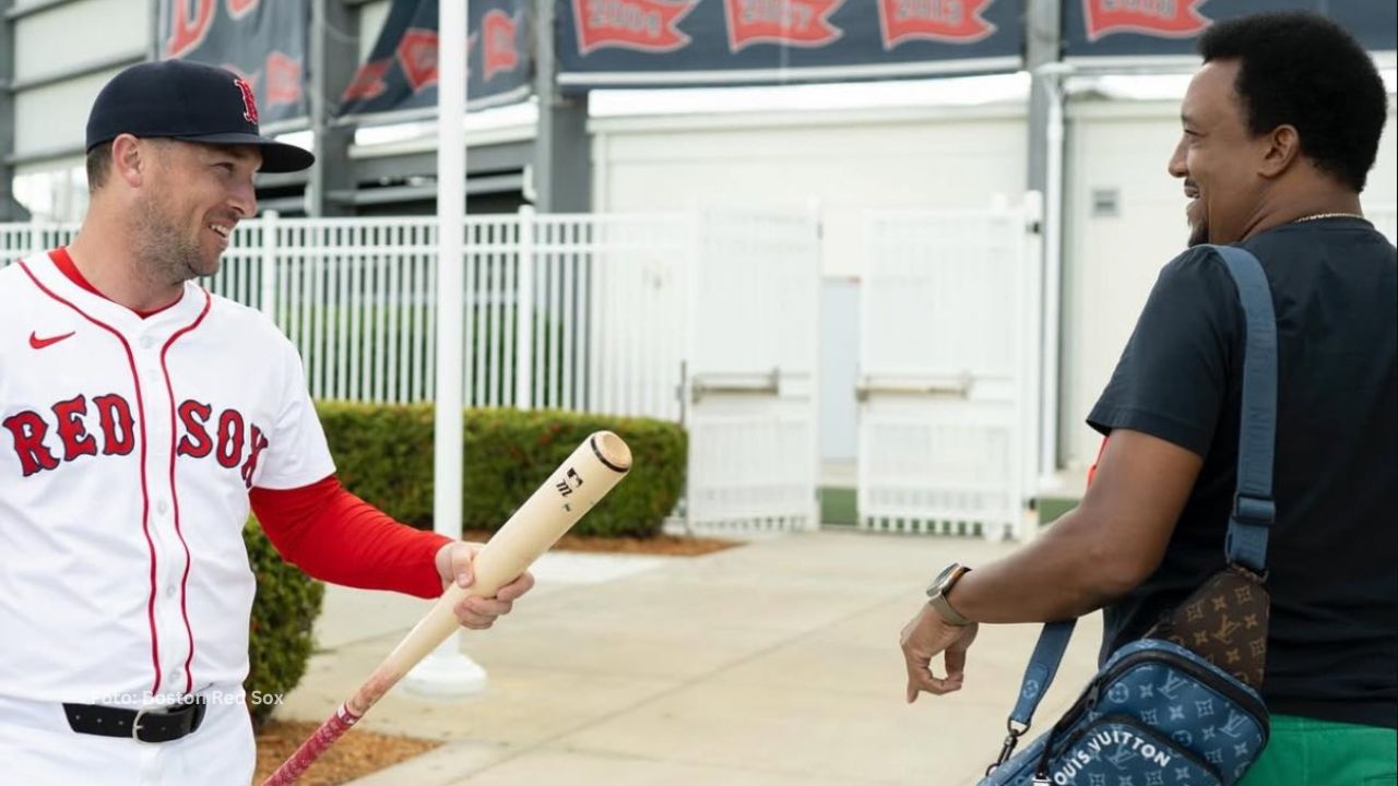 Leyenda Pedro Martínez dijo presente en Spring Training de Boston