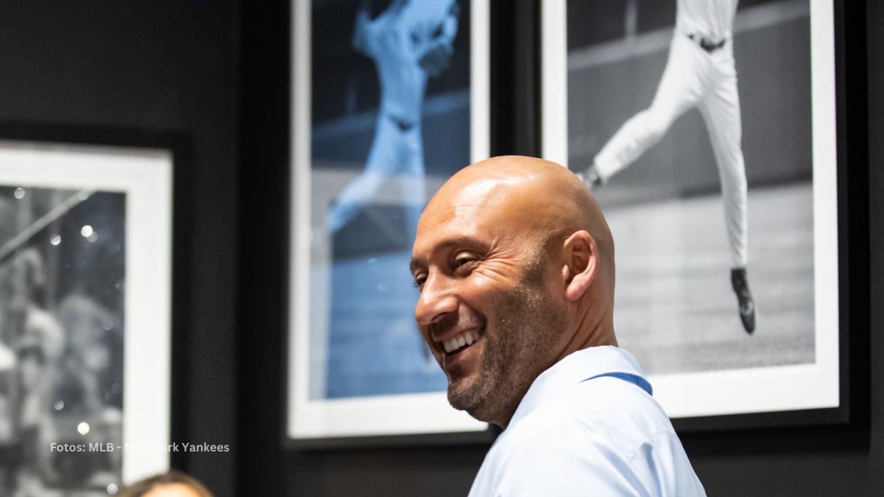 Dereck Jeter posando en un evento MLB