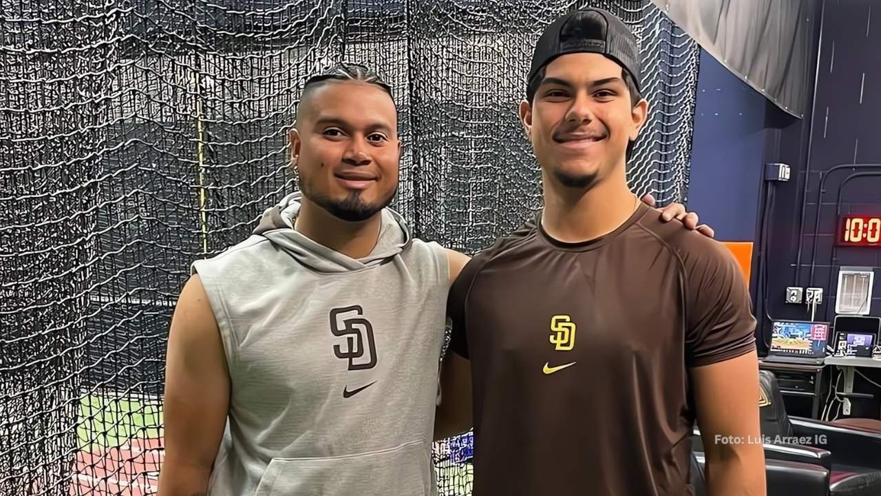 Luis Arráez en una practica junto a Ethan Salas