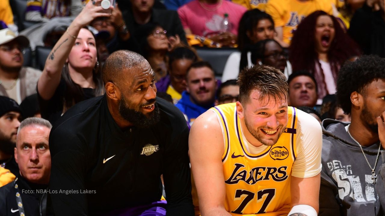 Luka Doncic se estrenó con Los Angeles Lakers después de más de un mes de inactividad.