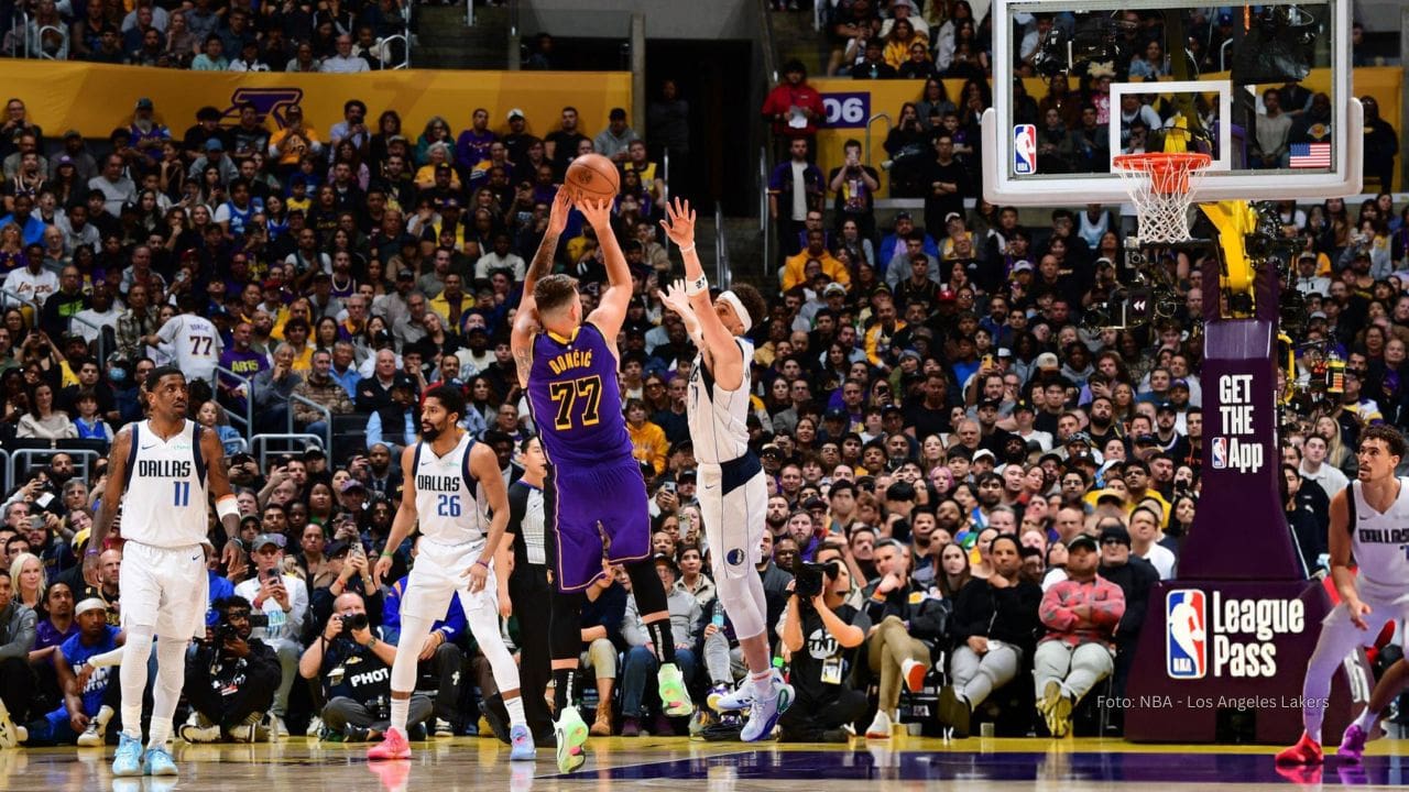 Luka Doncic tuvo una noche espectacular al concretar un triple-doble que le dio la victoria a Los Angeles Lakers sobre Mavericks.