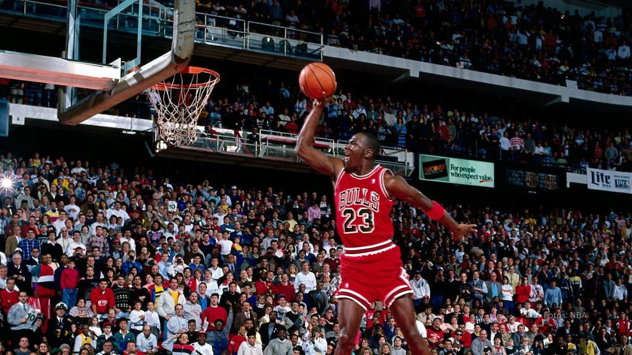 Michael Jordan llevó a Bulls a seis campeonatos de la NBA (1991-1993, 1996-1998).