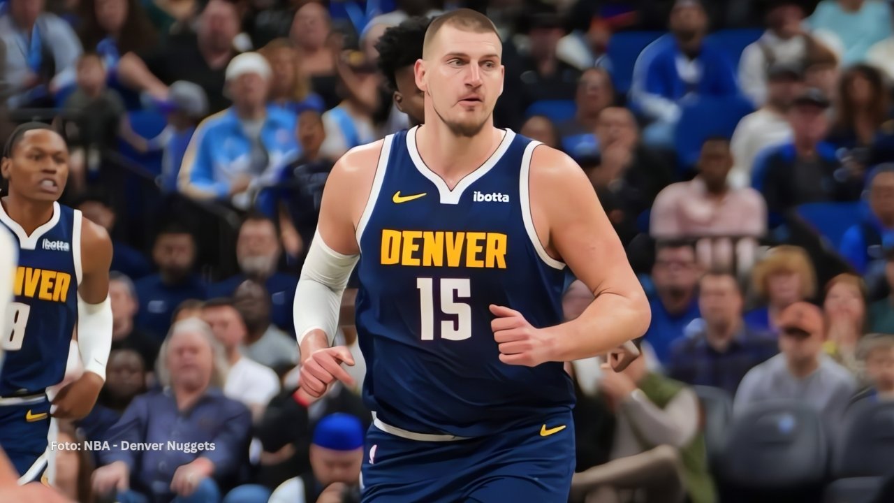 Nikola Jokic en un juego con Denver Nuggets