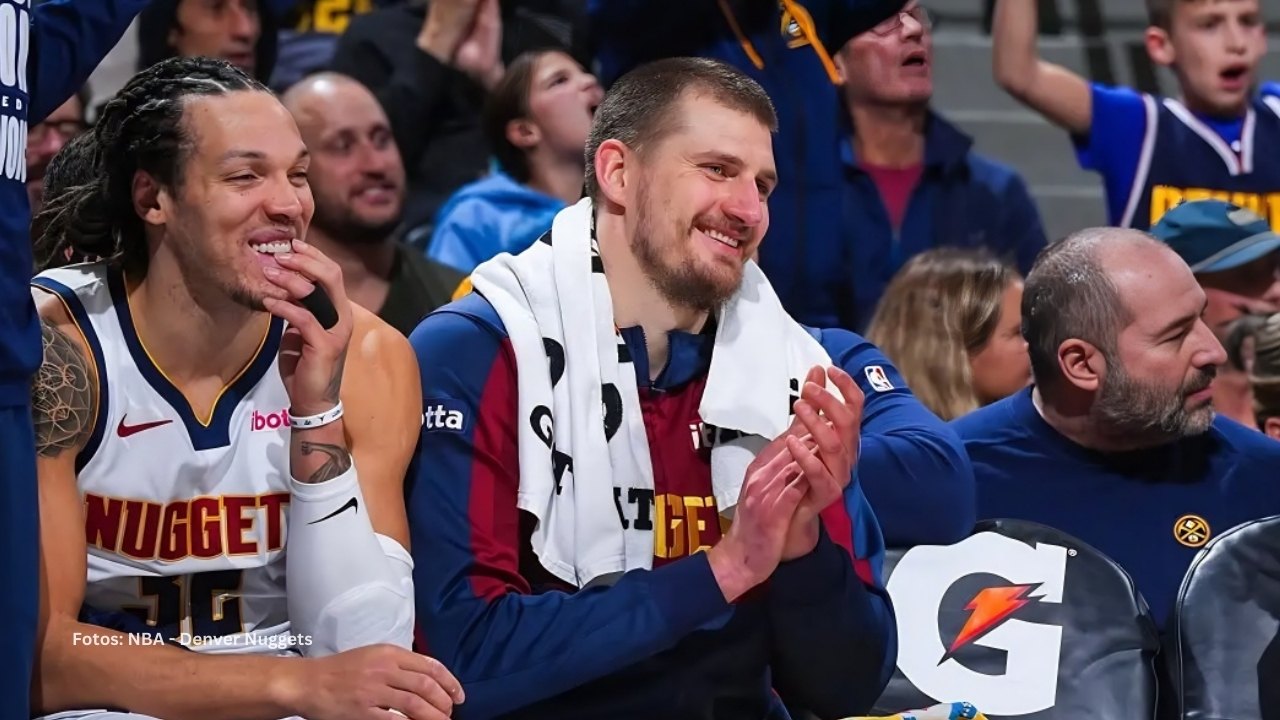 Nikola Jokic celebrando la victoria de su equipo