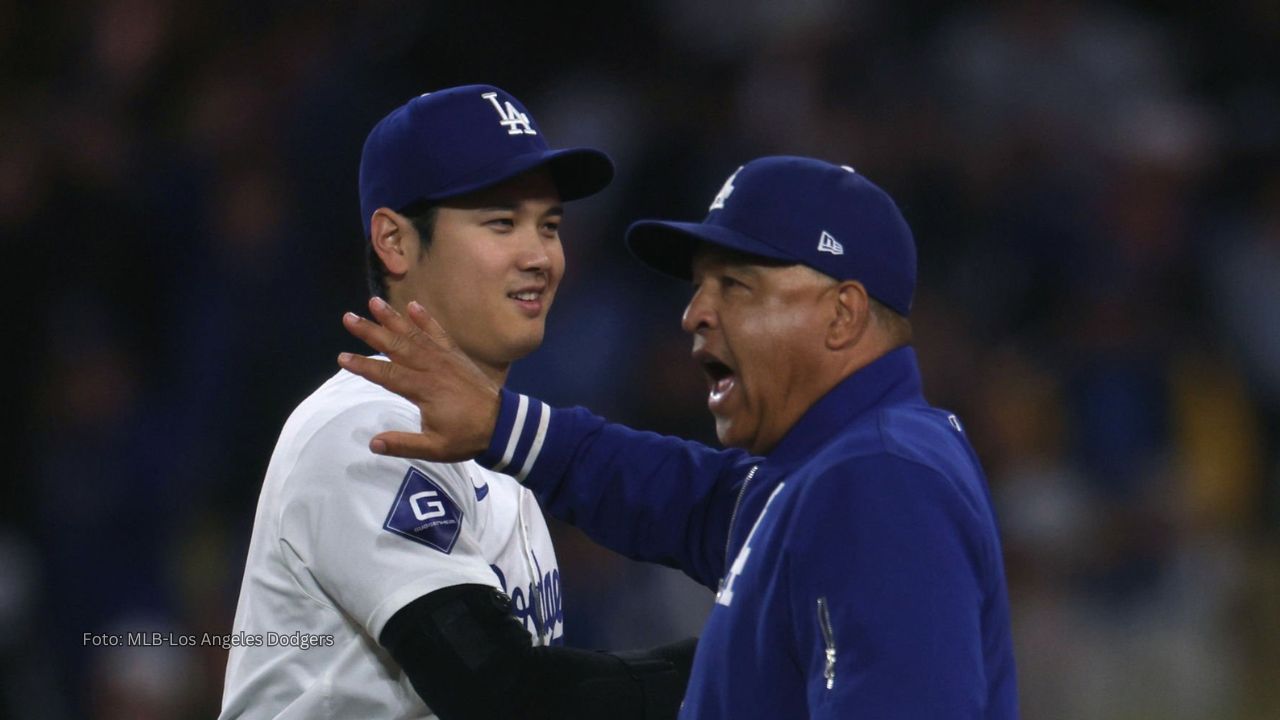 Shohei Ohtani con Dave Roberts.