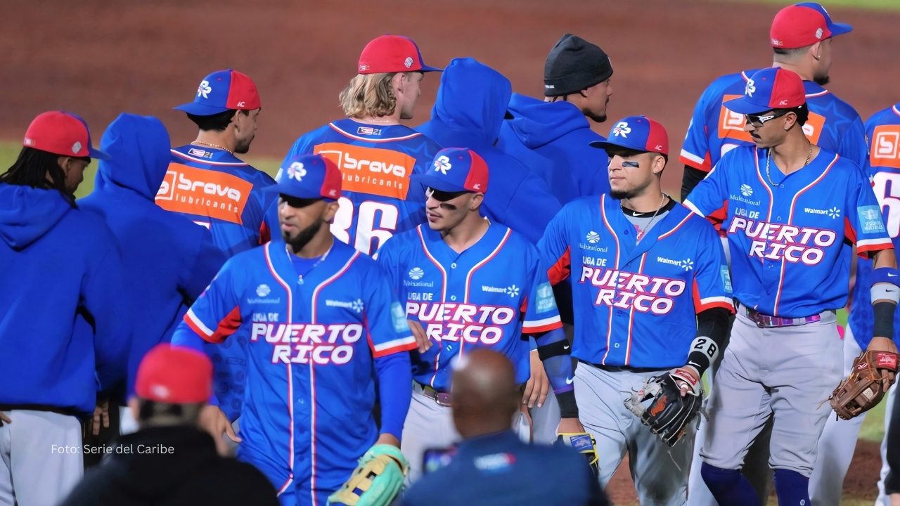 Jugadores de Puerto Rico celebrando el triunfo