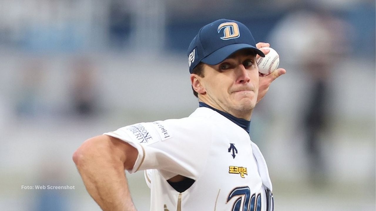 San Diego Padres firma a Kyle Hart, mejor pitcher de la KBO