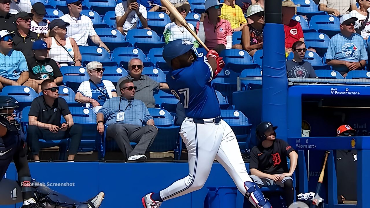 Vladimir Guerrero Jr. bateando con Toronto Blue Jays