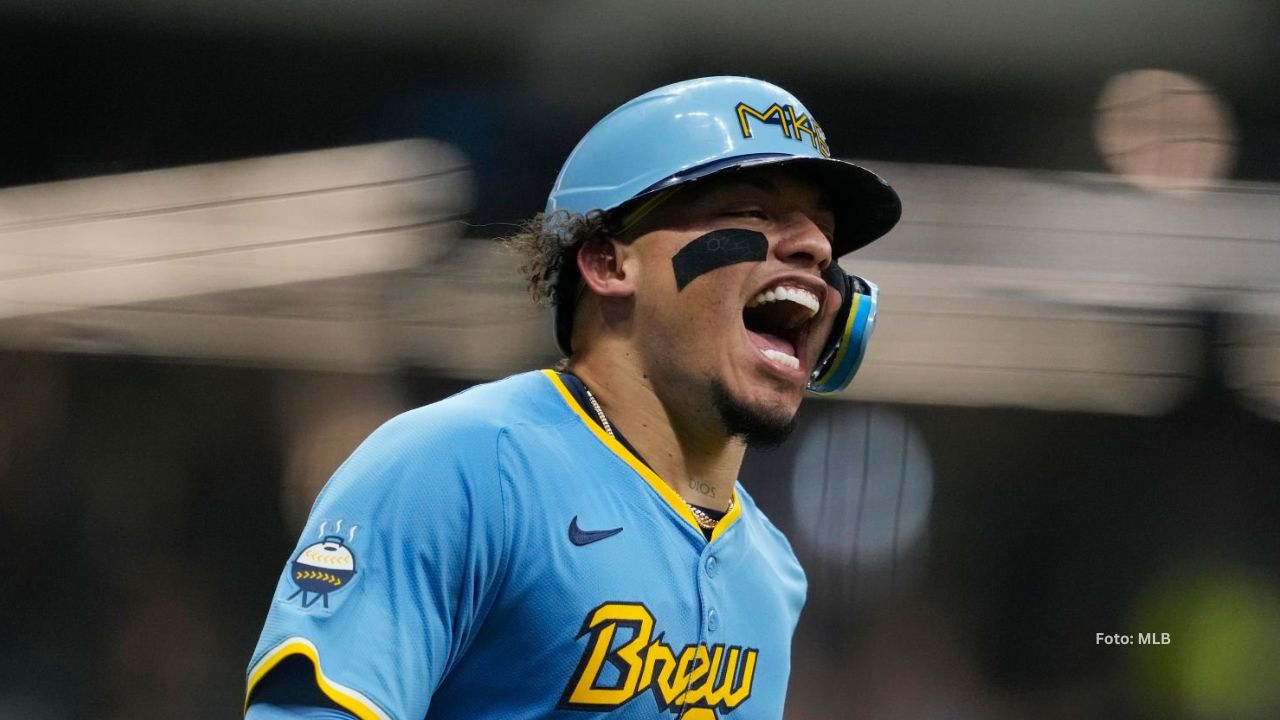 El equipo de Milwaukee Brewers aseguró a su estrella William Contreras para la temporada 2025