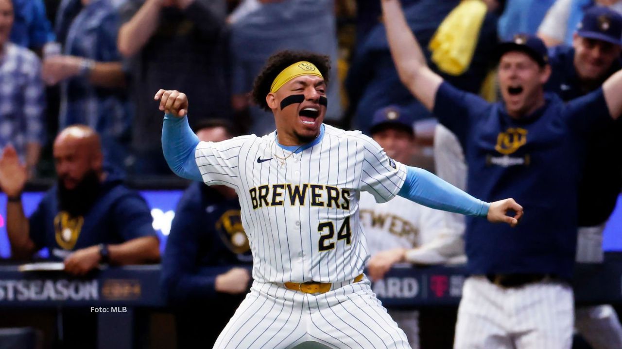 El equipo de Milwaukee Brewers aseguró a su estrella William Contreras para la temporada 2025