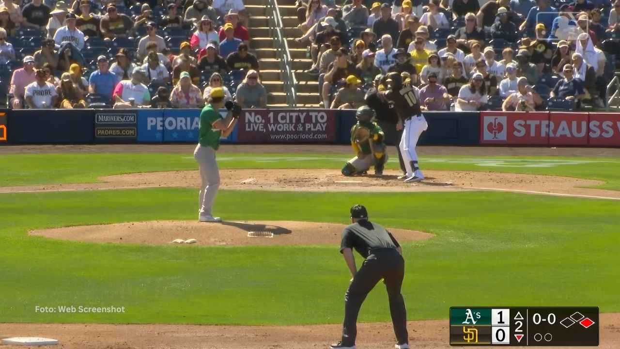 Yuli Gurriel debutando con San Diego Padres