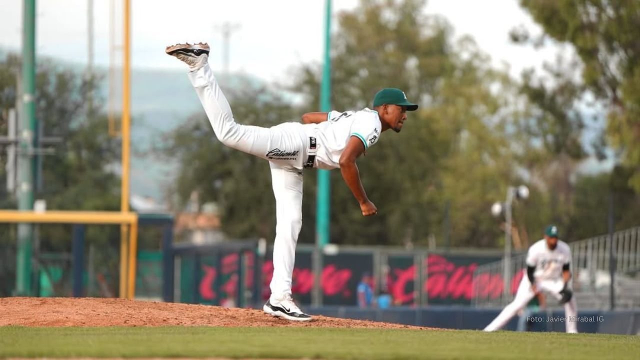 Javier Mirabal uno de los peloteros cubanos que firmó en Venezuela