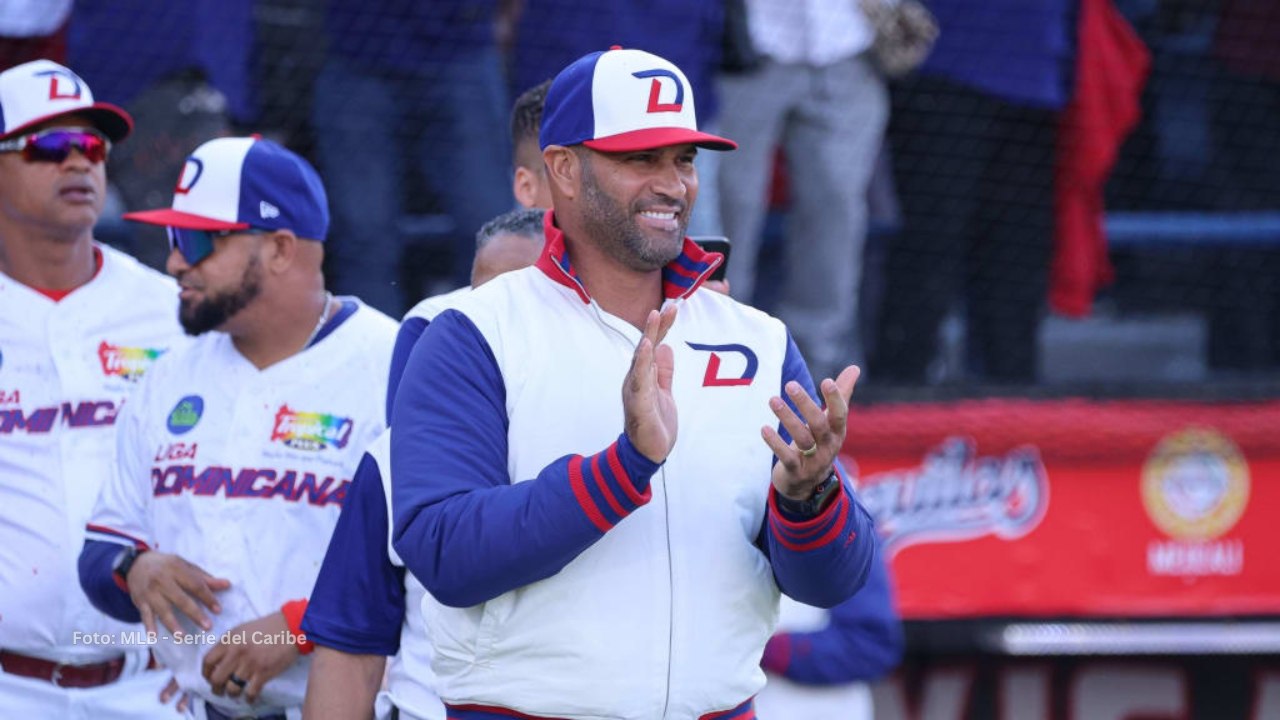 Albert Pujols en un juego de la Serie del Caribe