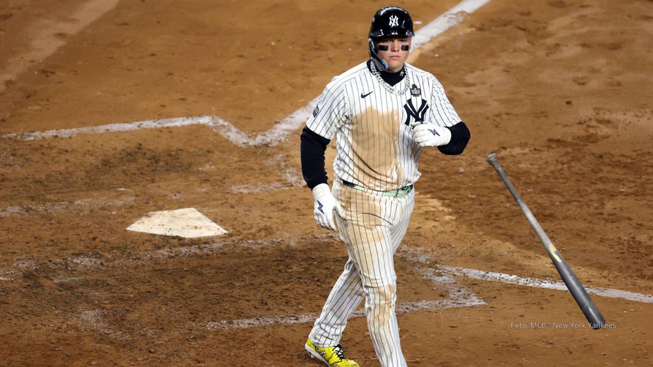 Alex Verdugo con uniforme de New York Yankees