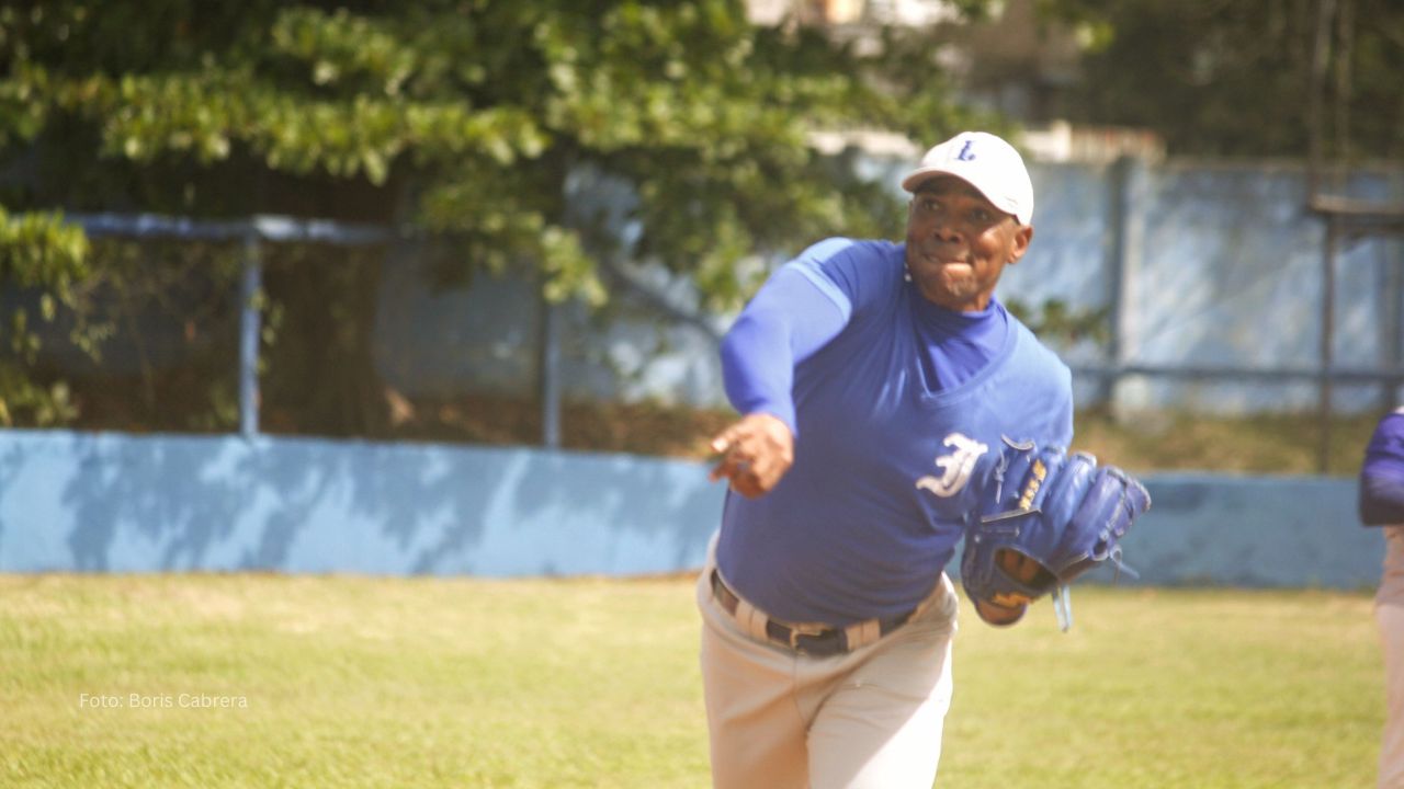 Alexei Gil Industriales Beisbol Cubano