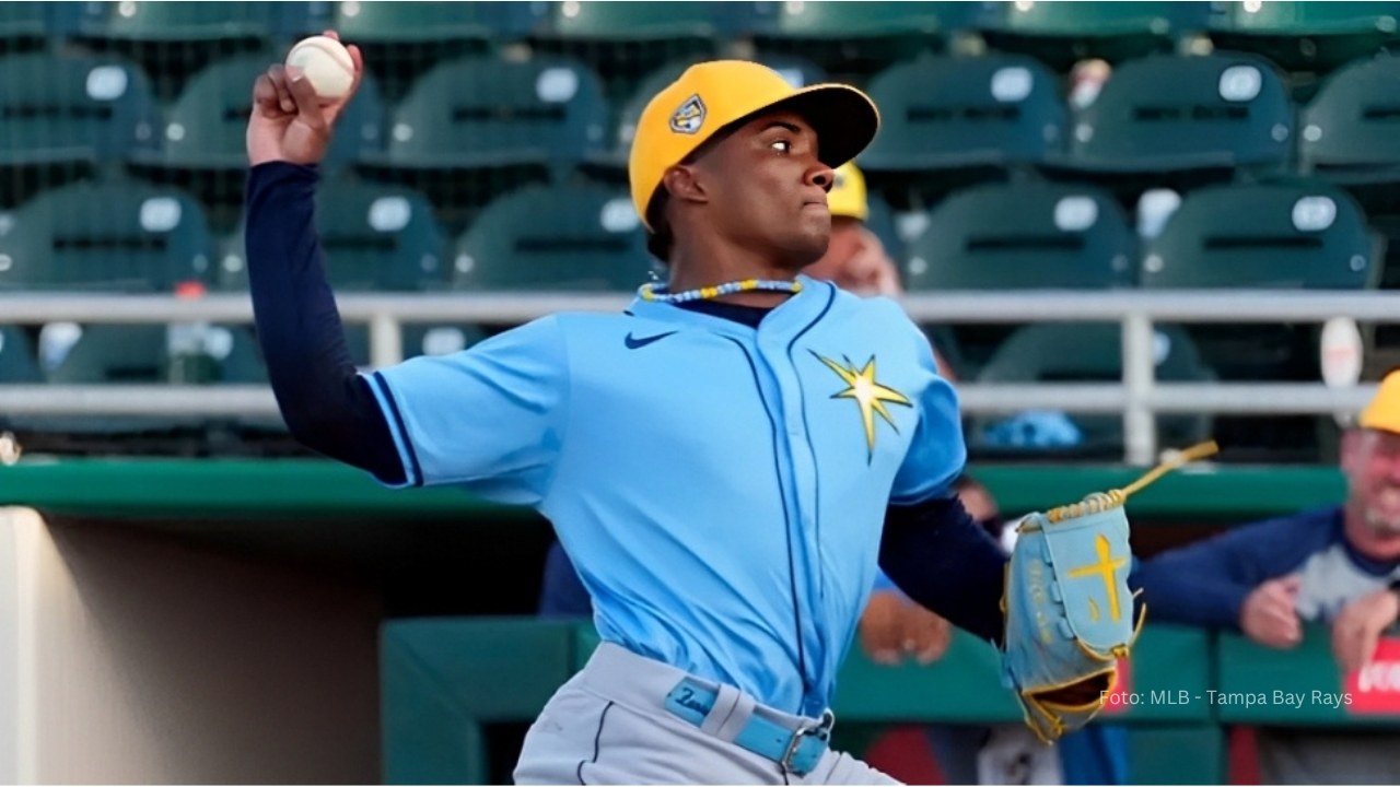 Venezolano Alfredo Zarraga lanzando con Tampa Bay Rays