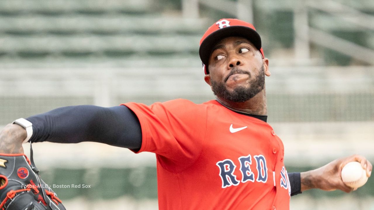 Aroldis Chapman con el uniforme de Boston Red Sox