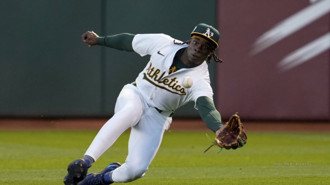 Lawrence Butler con uniforme de Athletics