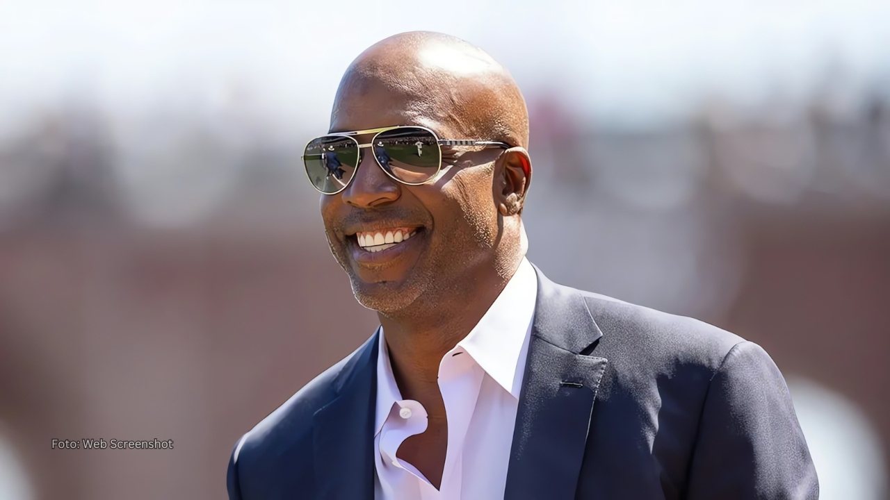 Barry Bonds en una ceremonia