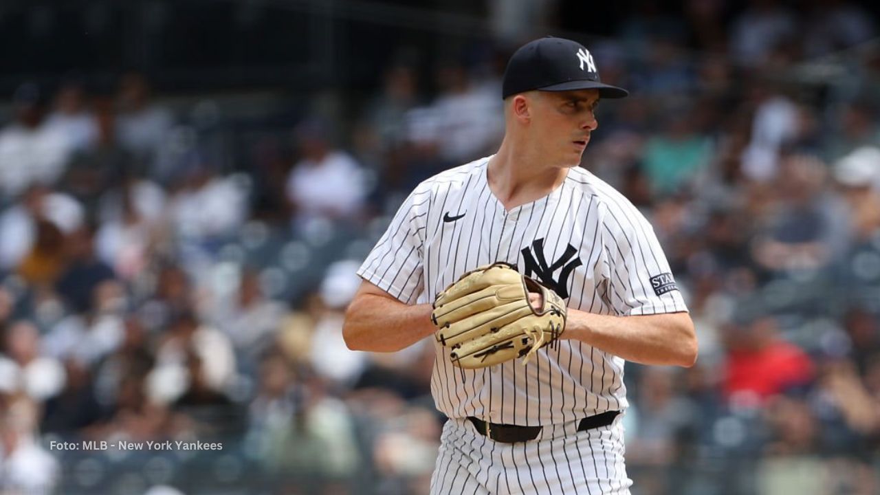 Nick Burdi con el uniforme de New York Yankees, ahora es parte de Boston Red Sox