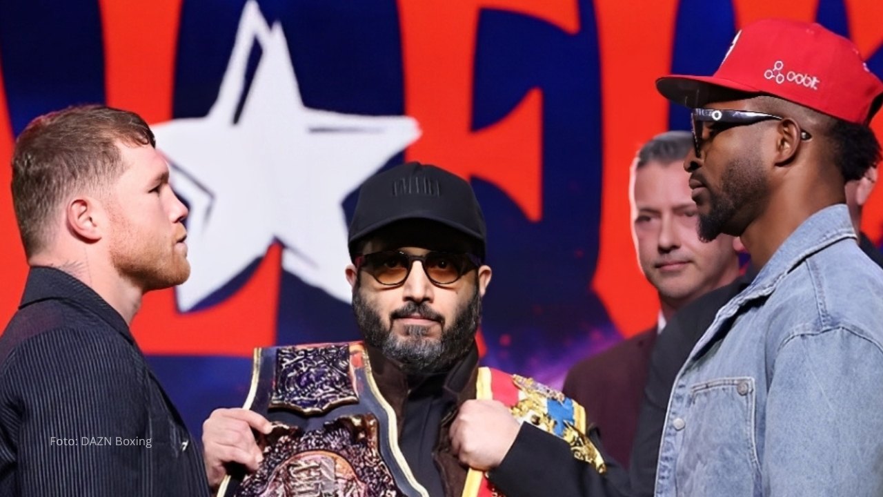 Saúl Canelo Álvarez y el cubano William Scull en la presentación de su duelo