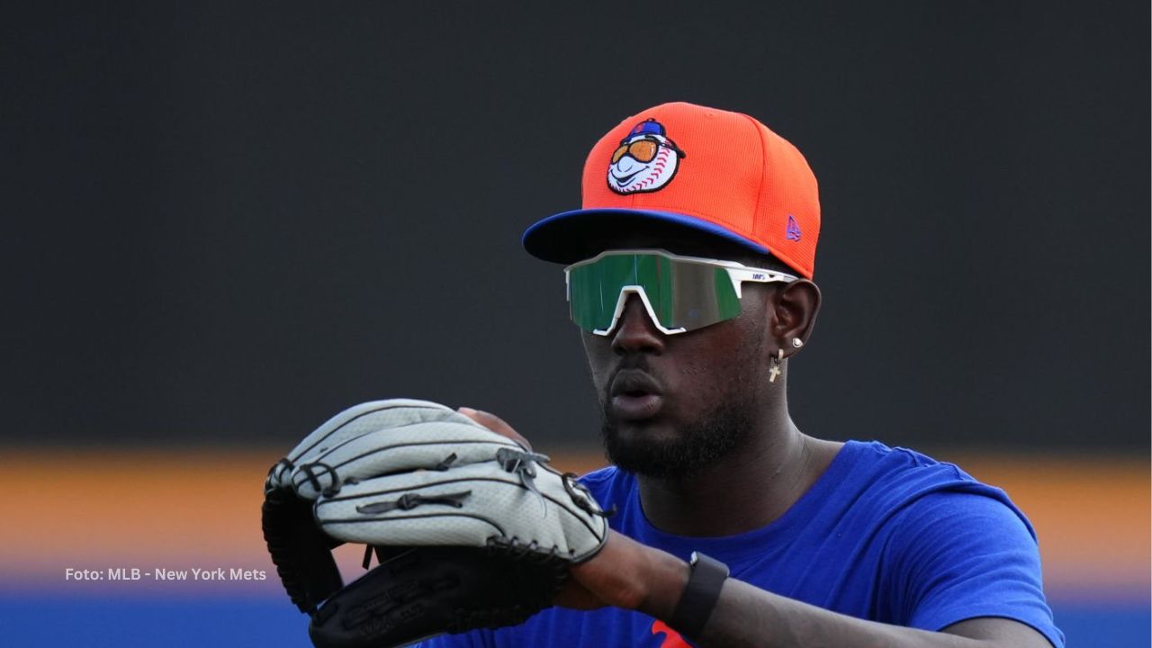 Ronny Mauricio con el uniforme de New York Mets. Luisangel Acuña