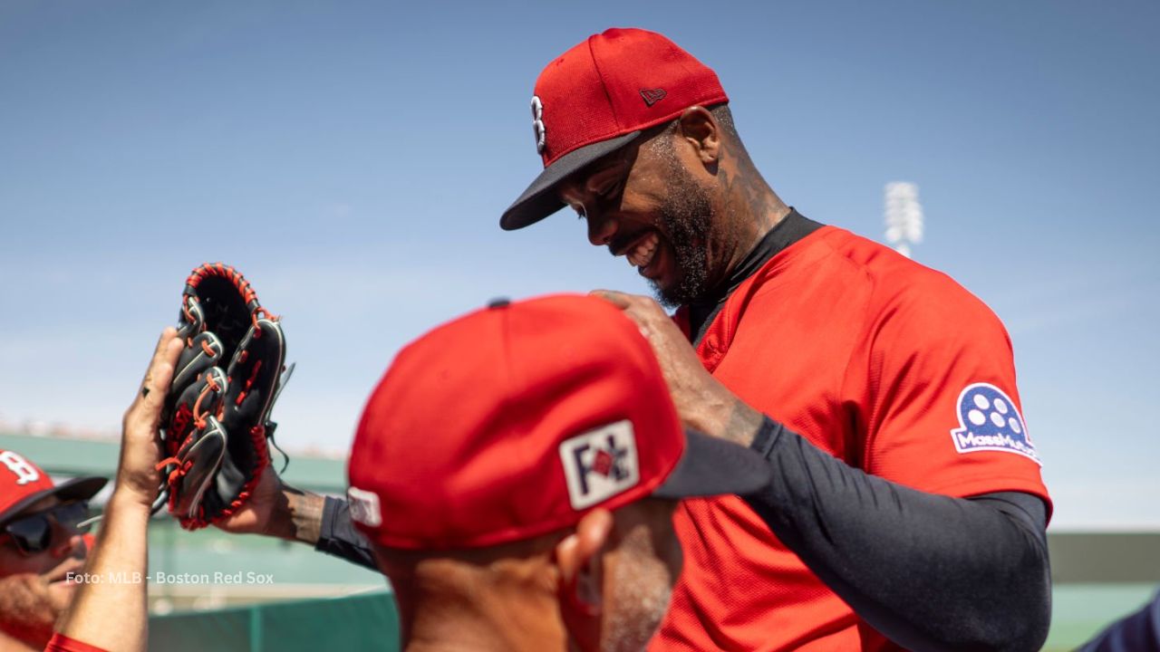 Aroldis Chapman con el uniforme de Boston Red Sox