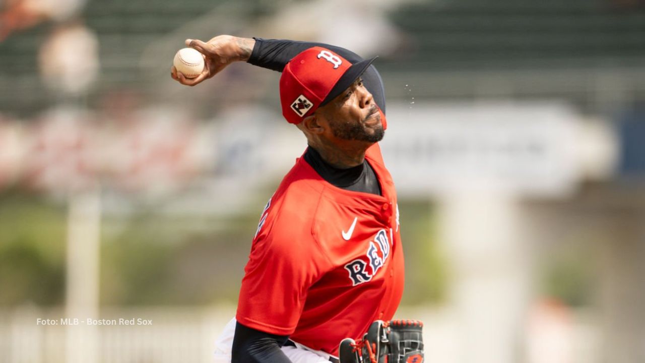 Aroldis Chapman con el uniforme de Boston Red Sox