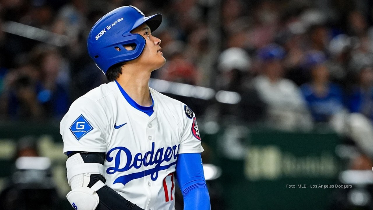 Shohei Ohtani bateando con Los Angeles Dodgers