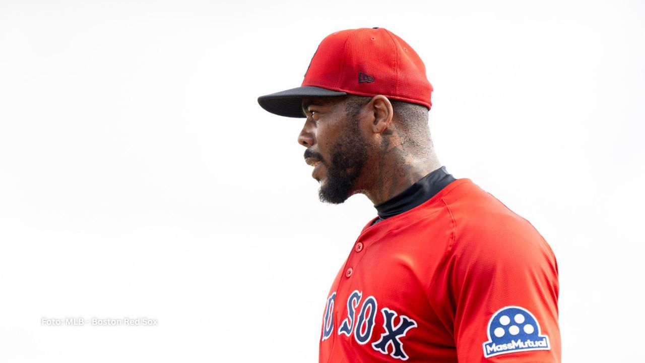 Aroldis Chapman con el uniforme de Boston Red Sox